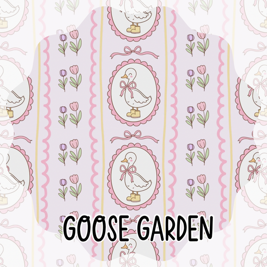 Goose Garden 2 Pc Set w/ Ruffle Butt