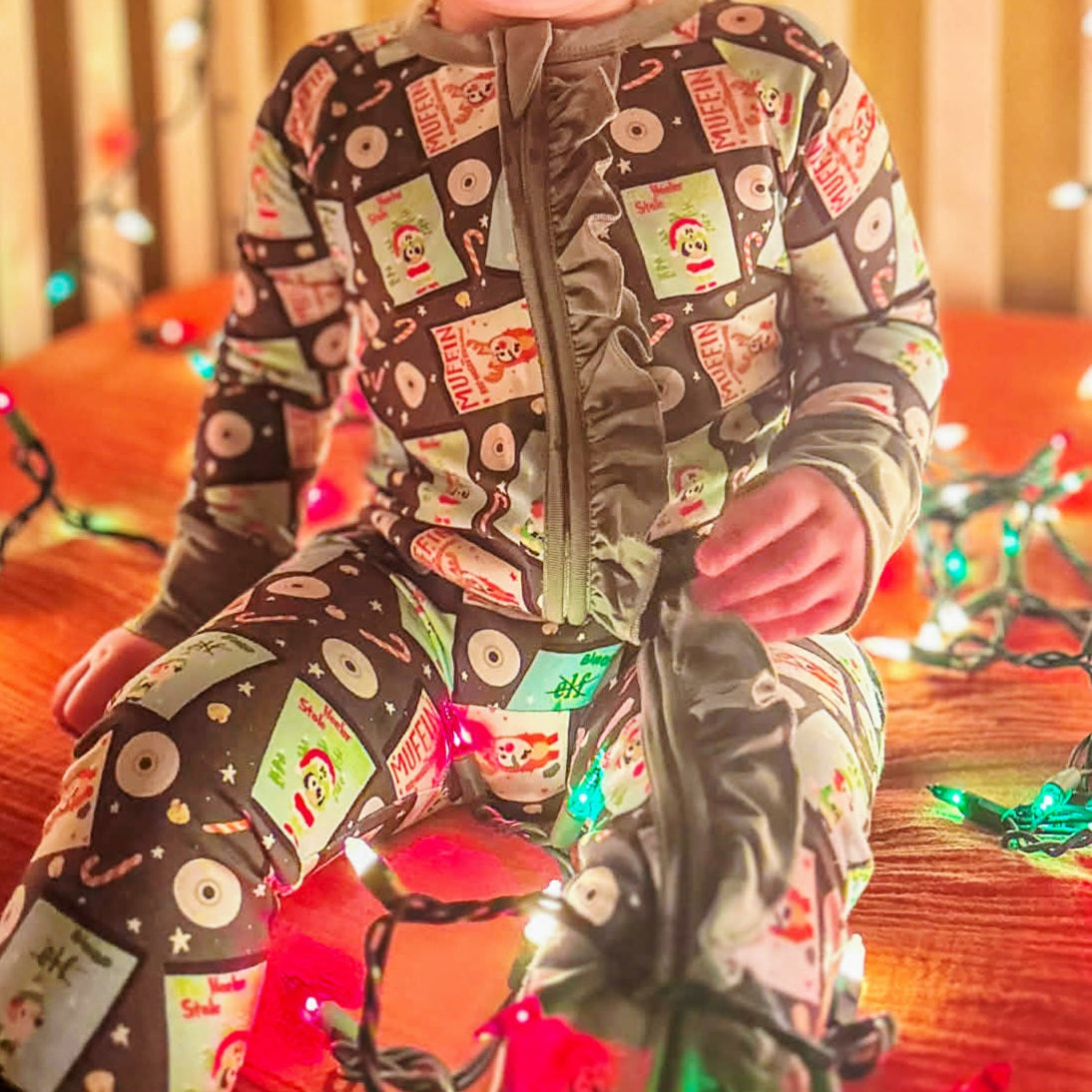 Merry Movies Ruffle Zippy